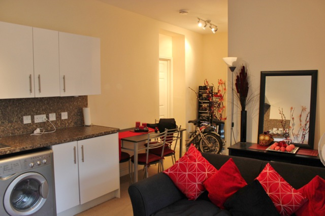 Brighton Road, Horley, Surrey, RH6 7HD, photo 4