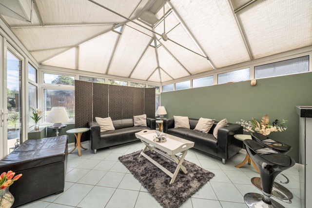 Newlands Park, Copthorne, Crawley, West Sussex, RH10 3EW, photo 7