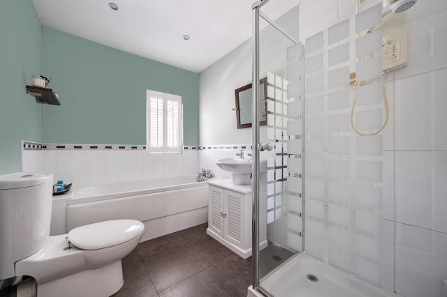 Newlands Park, Copthorne, Crawley, West Sussex, RH10 3EW, photo 9