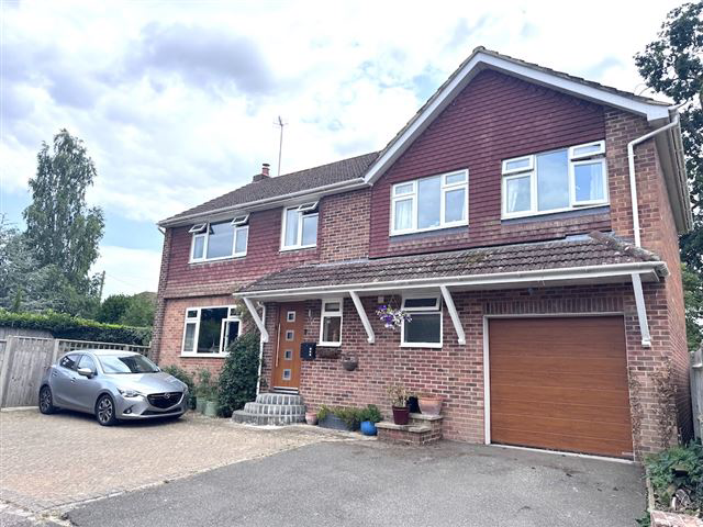 Akehurst Close, Copthorne, Crawley, West Sussex, RH10 3QQ