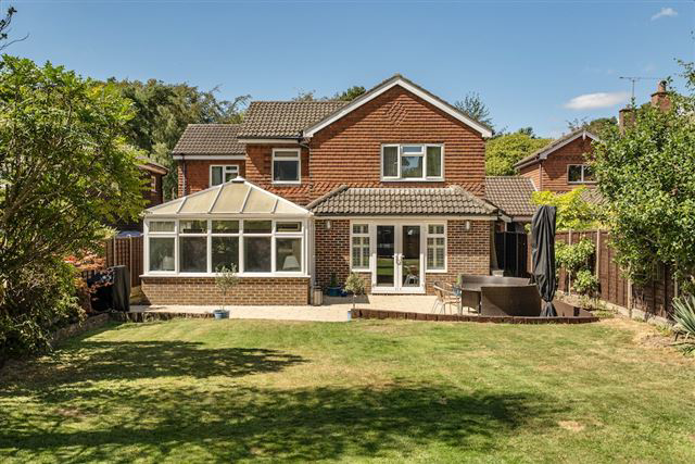 Newlands Park, Copthorne, Crawley, West Sussex, RH10 3EW
