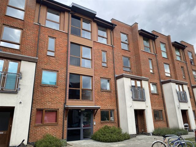 Tomlin Court