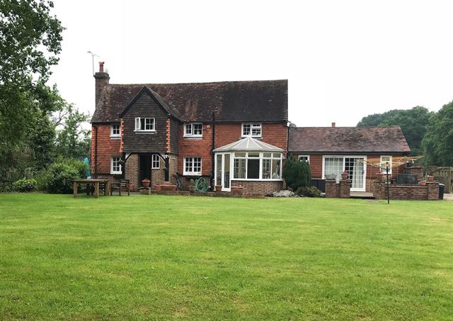 Dowlands Lane, Copthorne, Crawley, West Sussex, RH10 3HX