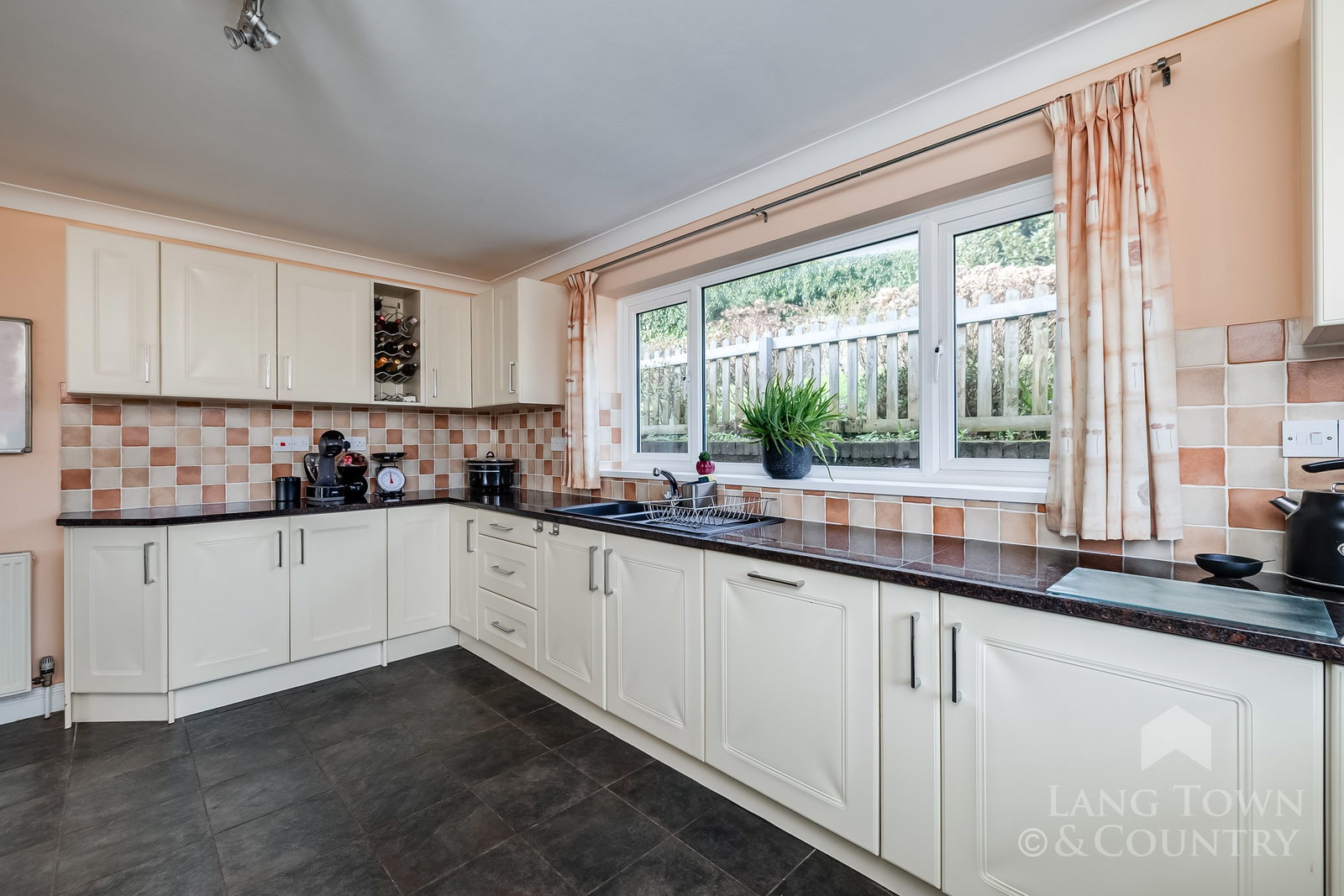 Longlands Drive, Heybrook Bay, Plymouth., photo 7
