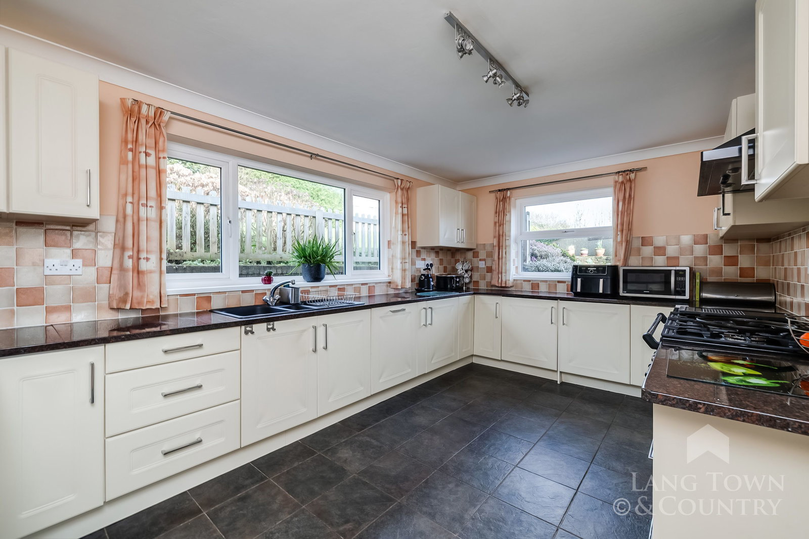 Longlands Drive, Heybrook Bay, Plymouth., photo 8