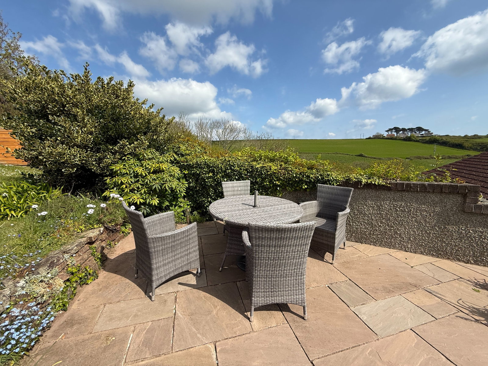Longlands Drive, Heybrook Bay, Plymouth., photo 4