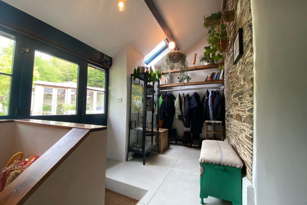The Barns, Quay Road, Tideford, photo 5