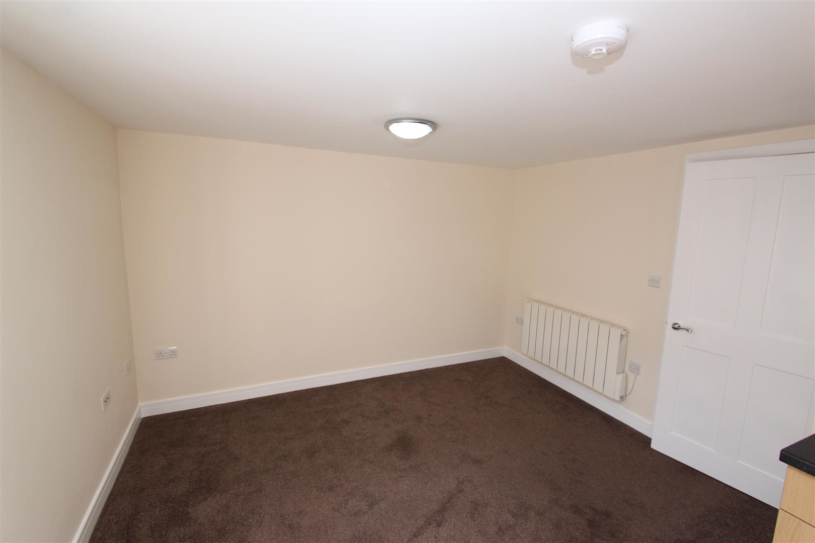 Fore Street, Torpoint, photo 3