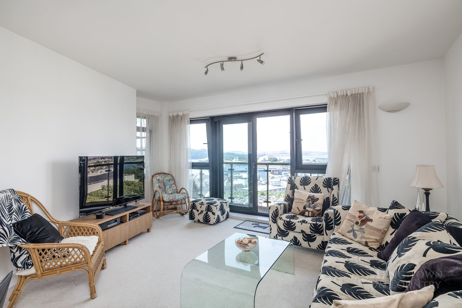 The Azure, Cliff Road, The Hoe, photo 4
