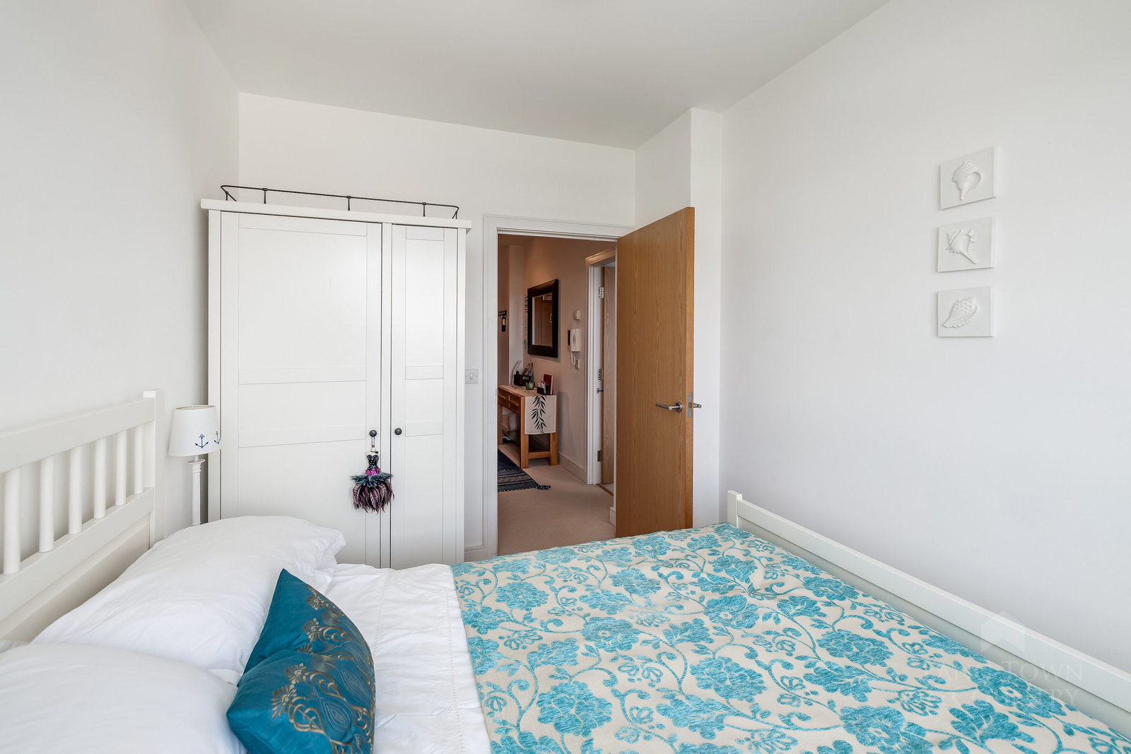 The Azure, Cliff Road, The Hoe, photo 14