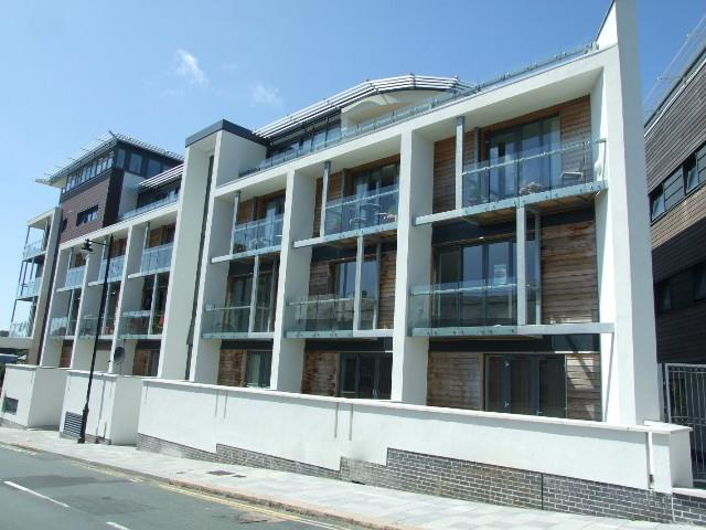 STONEHOUSE, photo 2