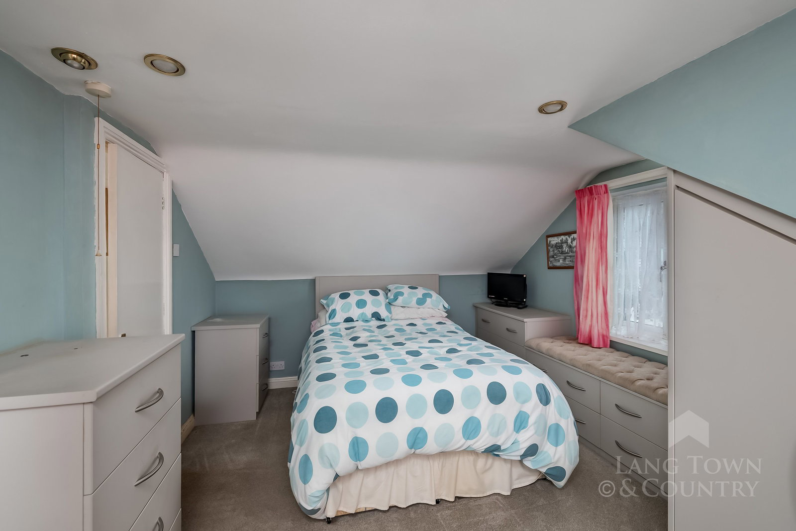 Farnley Close, Birdcage Farm, Plymouth, photo 6