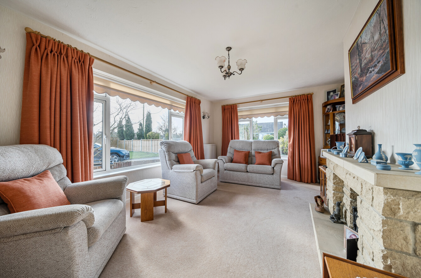 Kendall Close, Creech Heathfield, Taunton, Somerset, TA3, photo 2