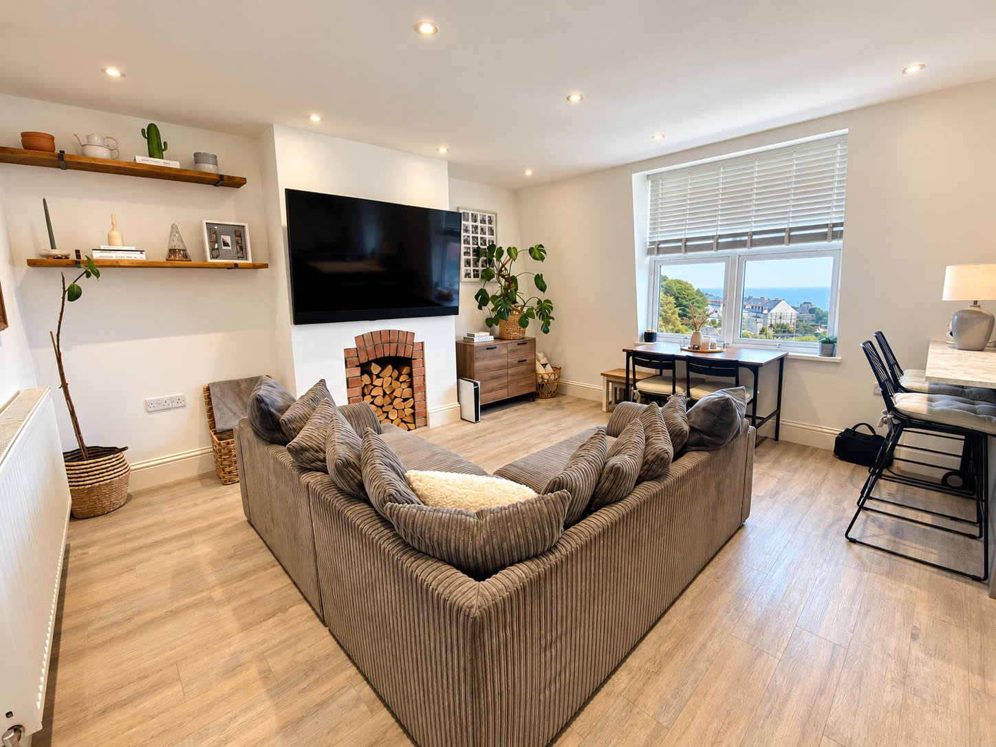 Larkstone Crescent, Ilfracombe, Devon, EX34, photo 2