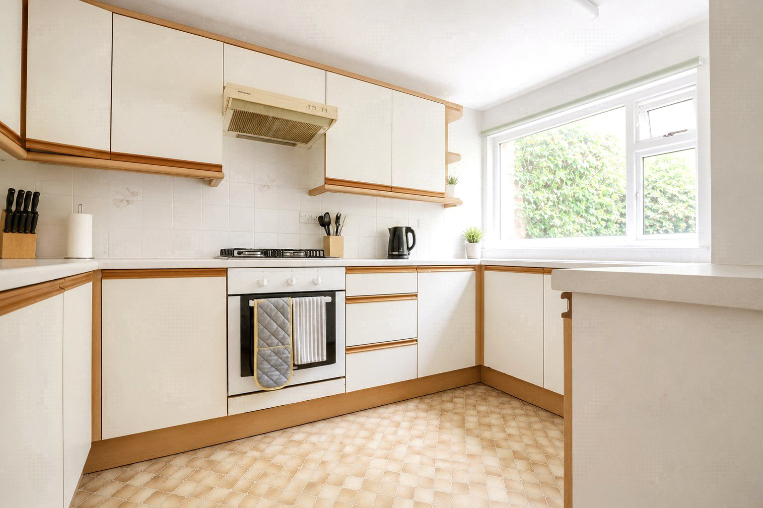 Whitehall Close, South Molton, Devon, EX36, photo 3