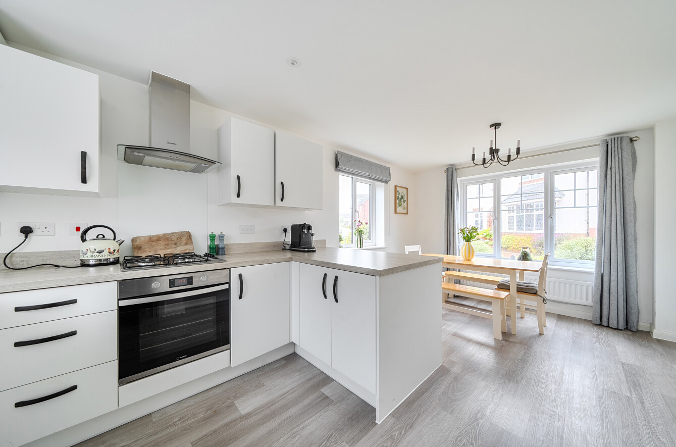 Elizabeth Close, Wellington, Somerset, TA21, photo 2