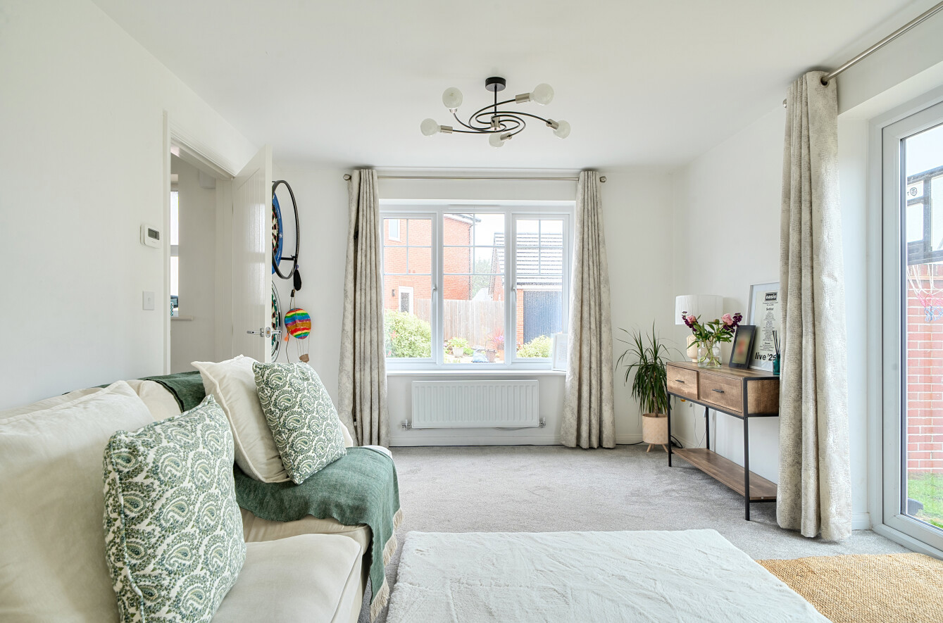Elizabeth Close, Wellington, Somerset, TA21, photo 3