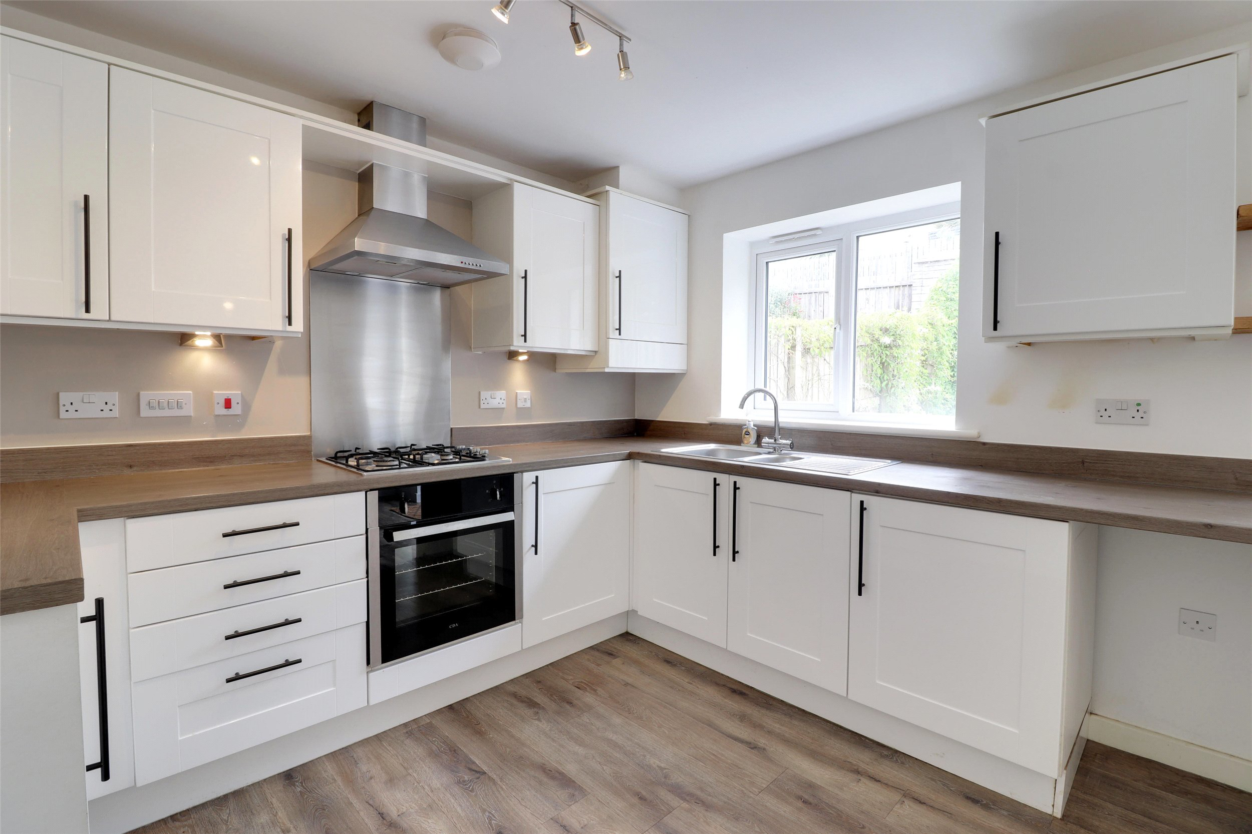 Chestnut Drive, Launceston, Cornwall, PL15, photo 2