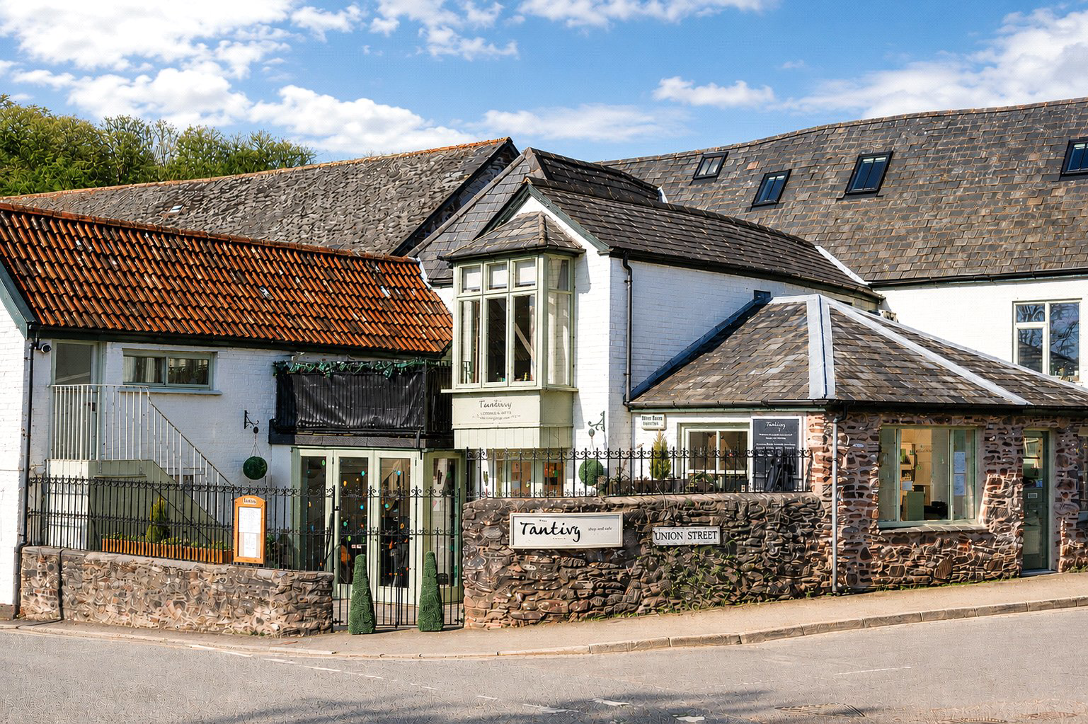 12 - 16 Fore Street, Dulverton, Somerset, TA22