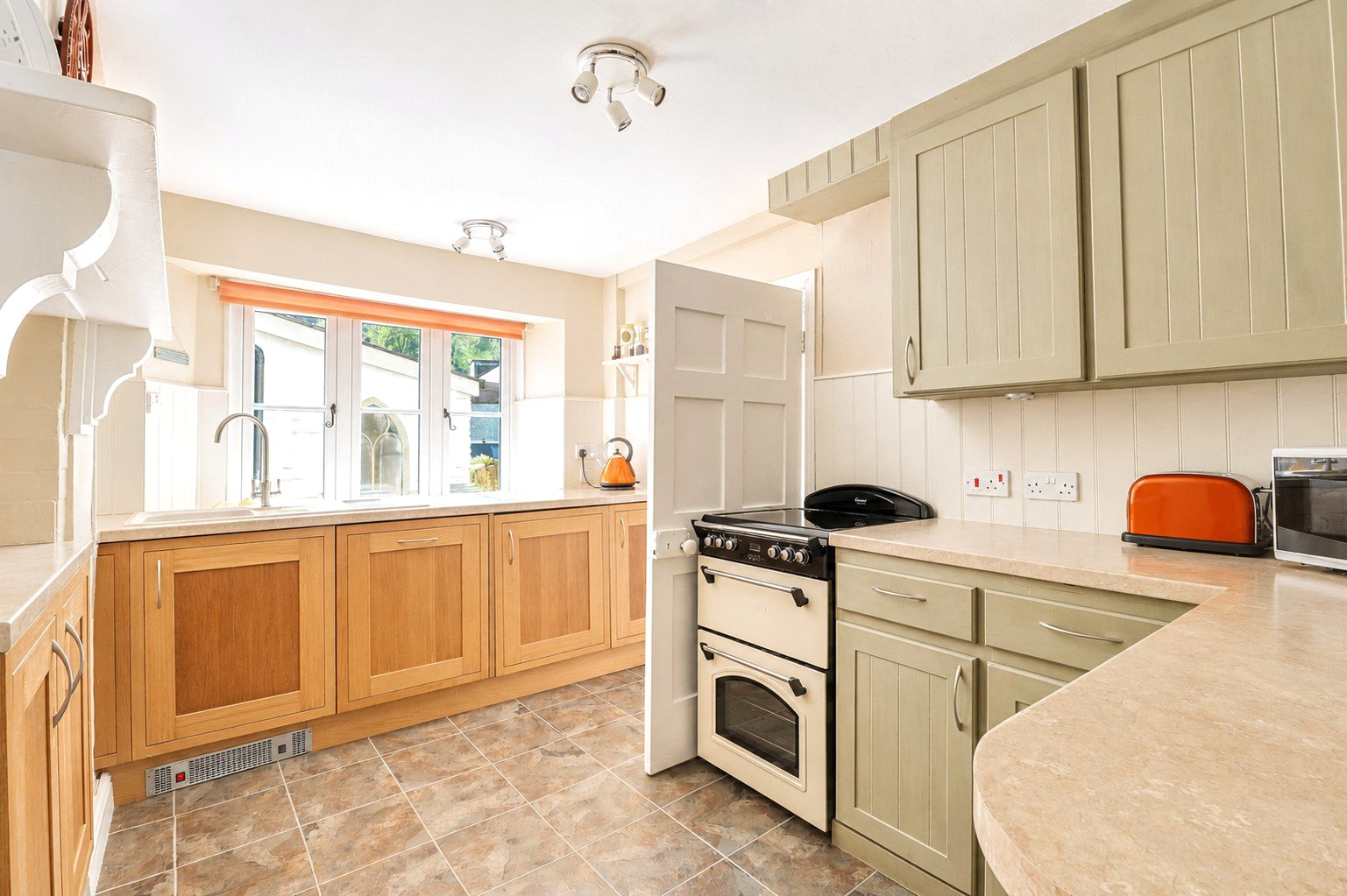 Chapel Street, Dulverton, Somerset, TA22, photo 3