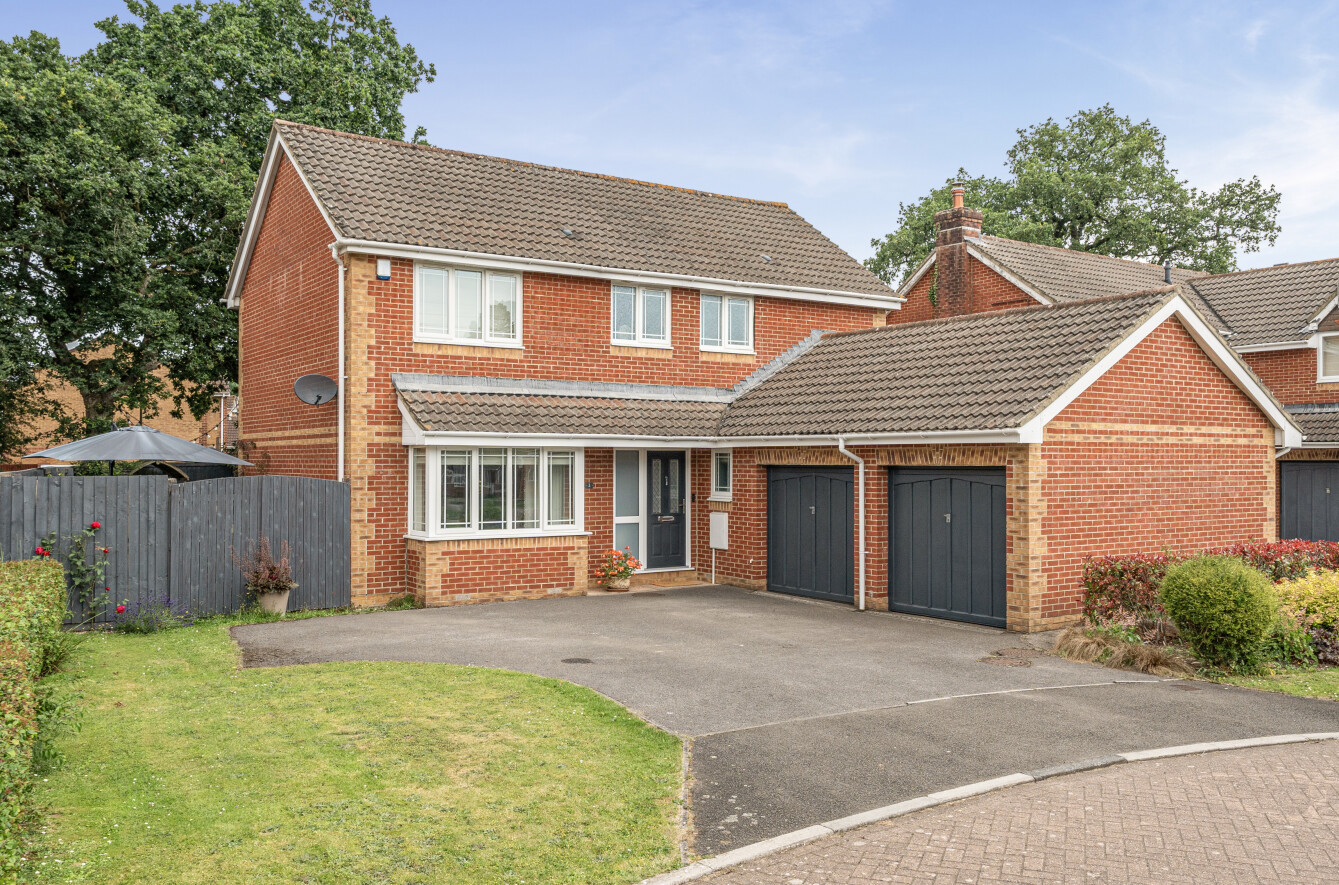 Worcester Crescent, Willand, Cullompton, Devon, EX15