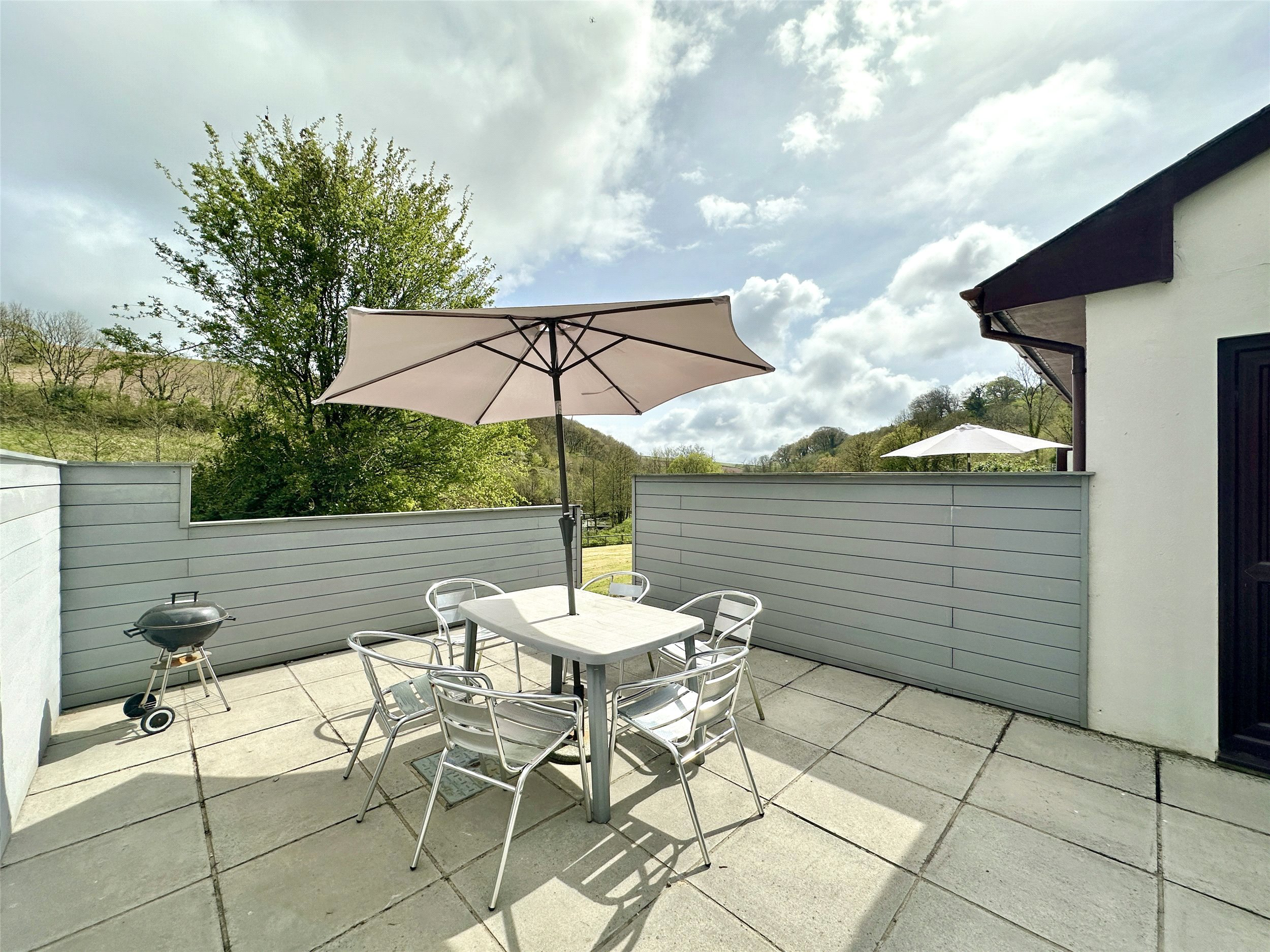 Seven Characterful Cottages & 4.5 Acres, West Down, Devon, EX34, photo 38