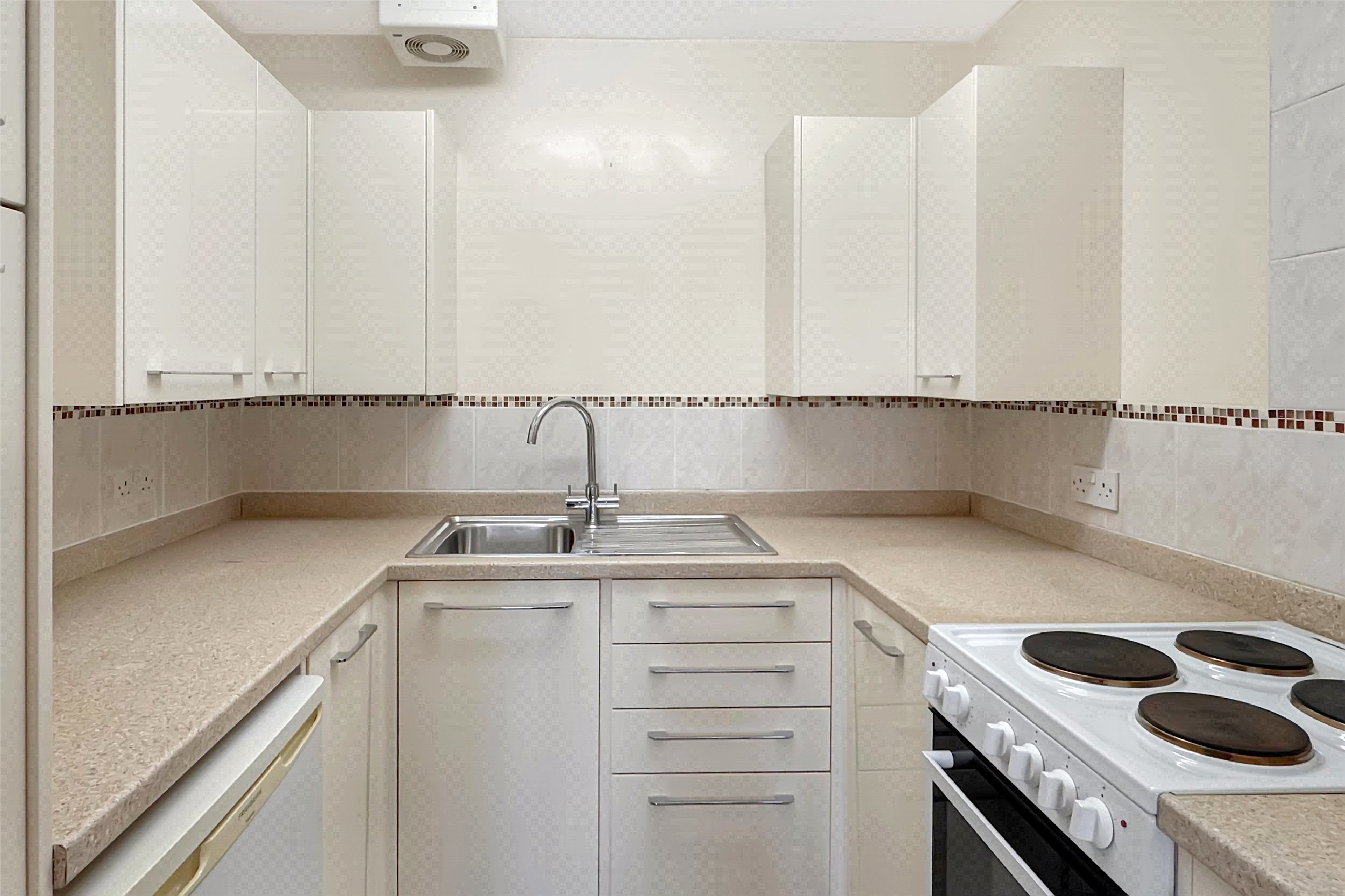 Priory Court, Priory Gardens, Wellington, Somerset, TA21, photo 6