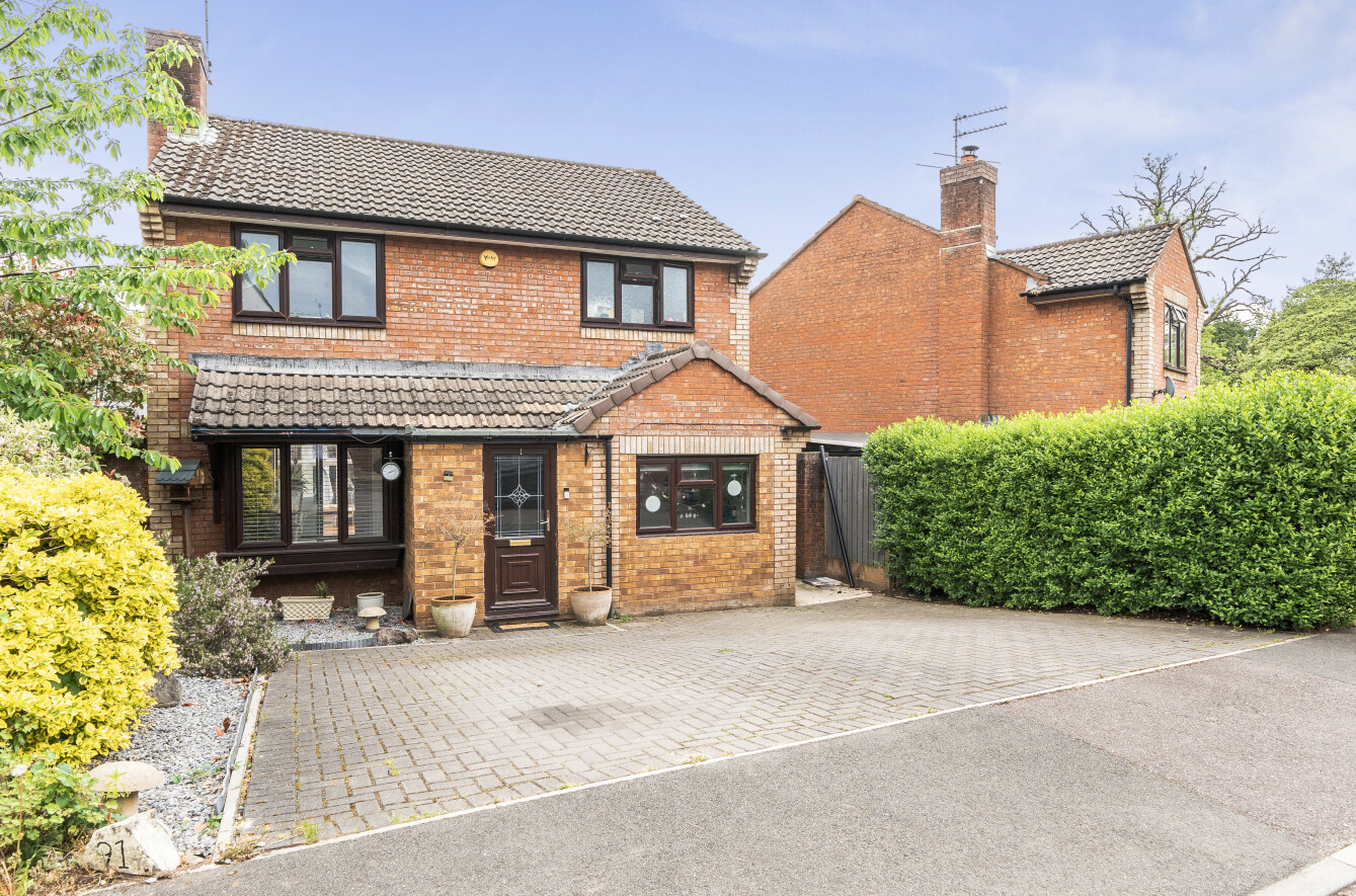 Gillards Close, Rockwell Green, Wellington, Somerset, TA21