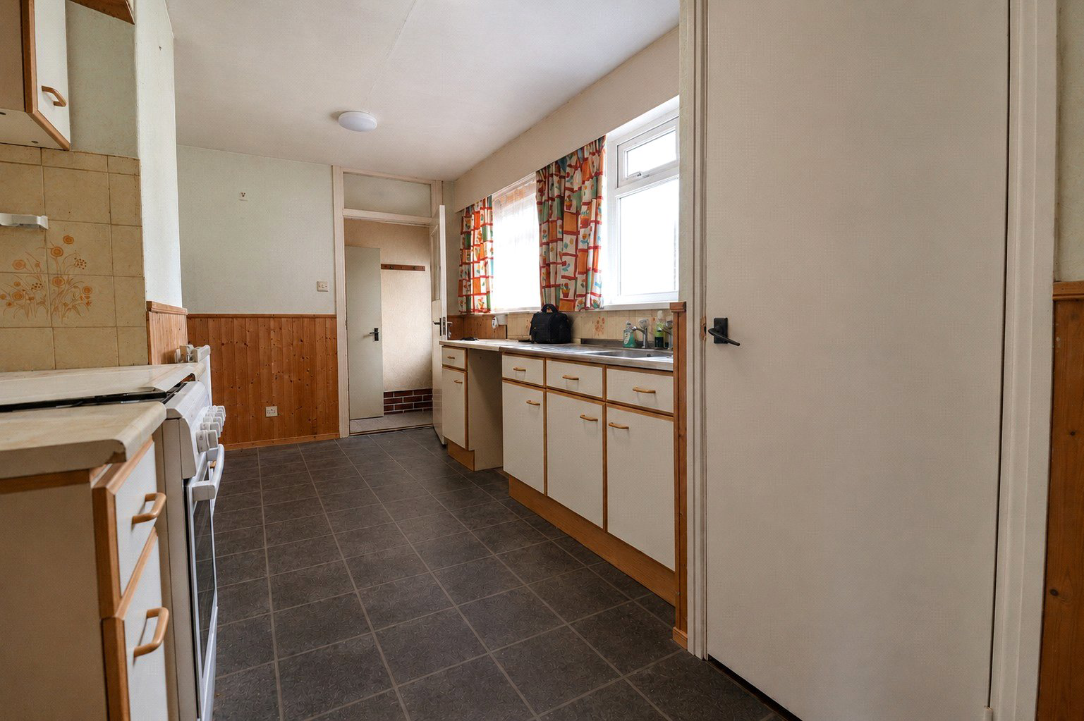 Maclins Close, South Molton, Devon, EX36, photo 4