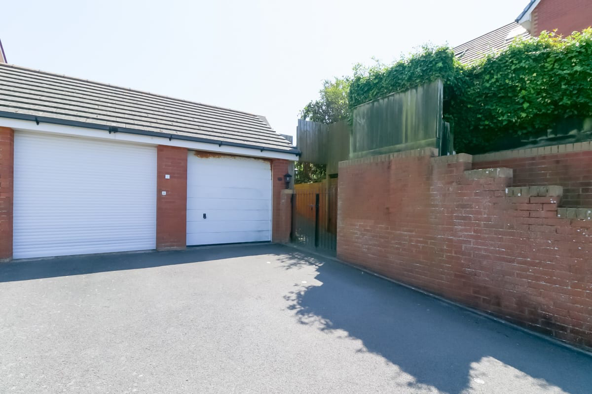 Heol Eryr Mor, Barry, CF62, photo 31