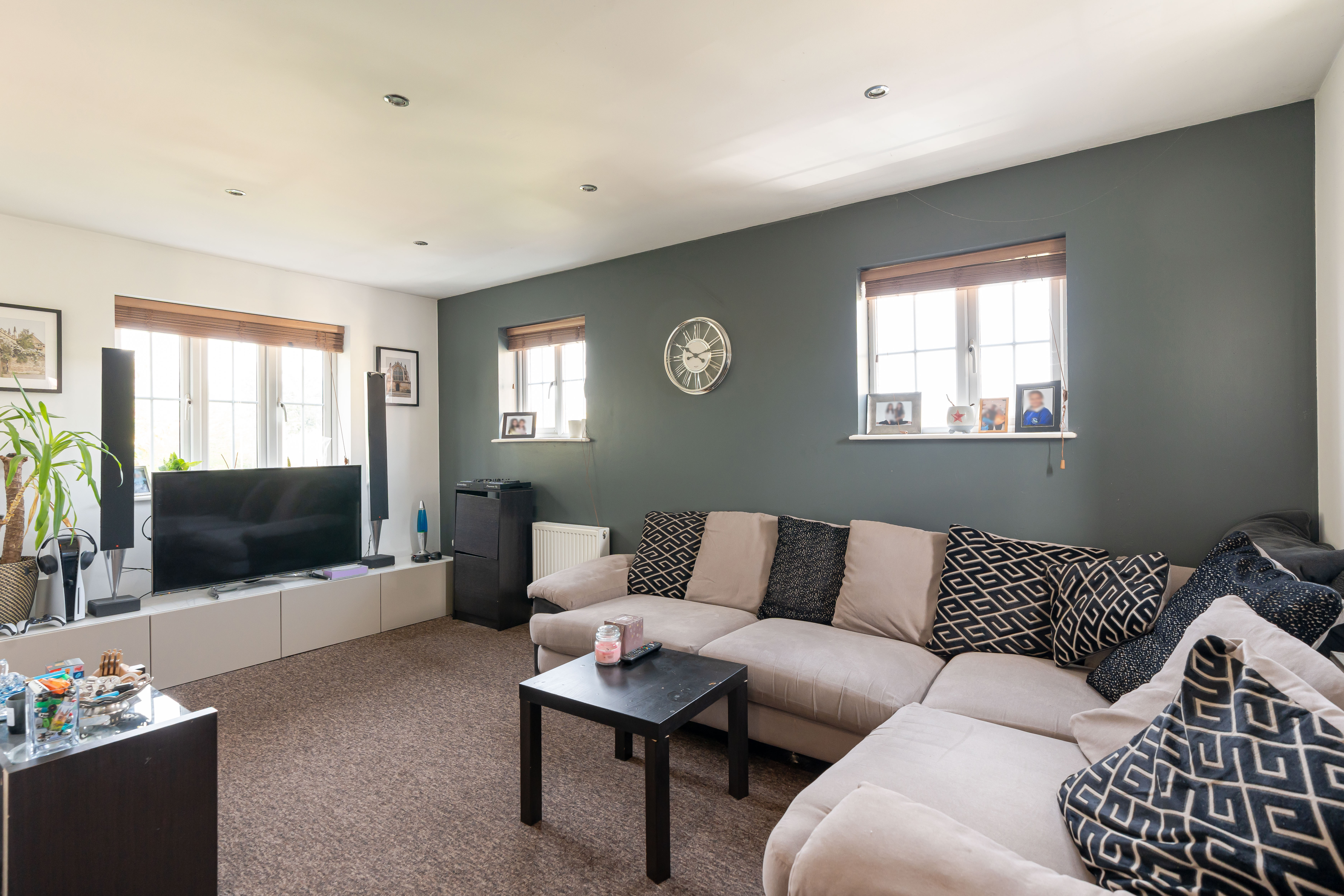 20 Werrell Drive-08553