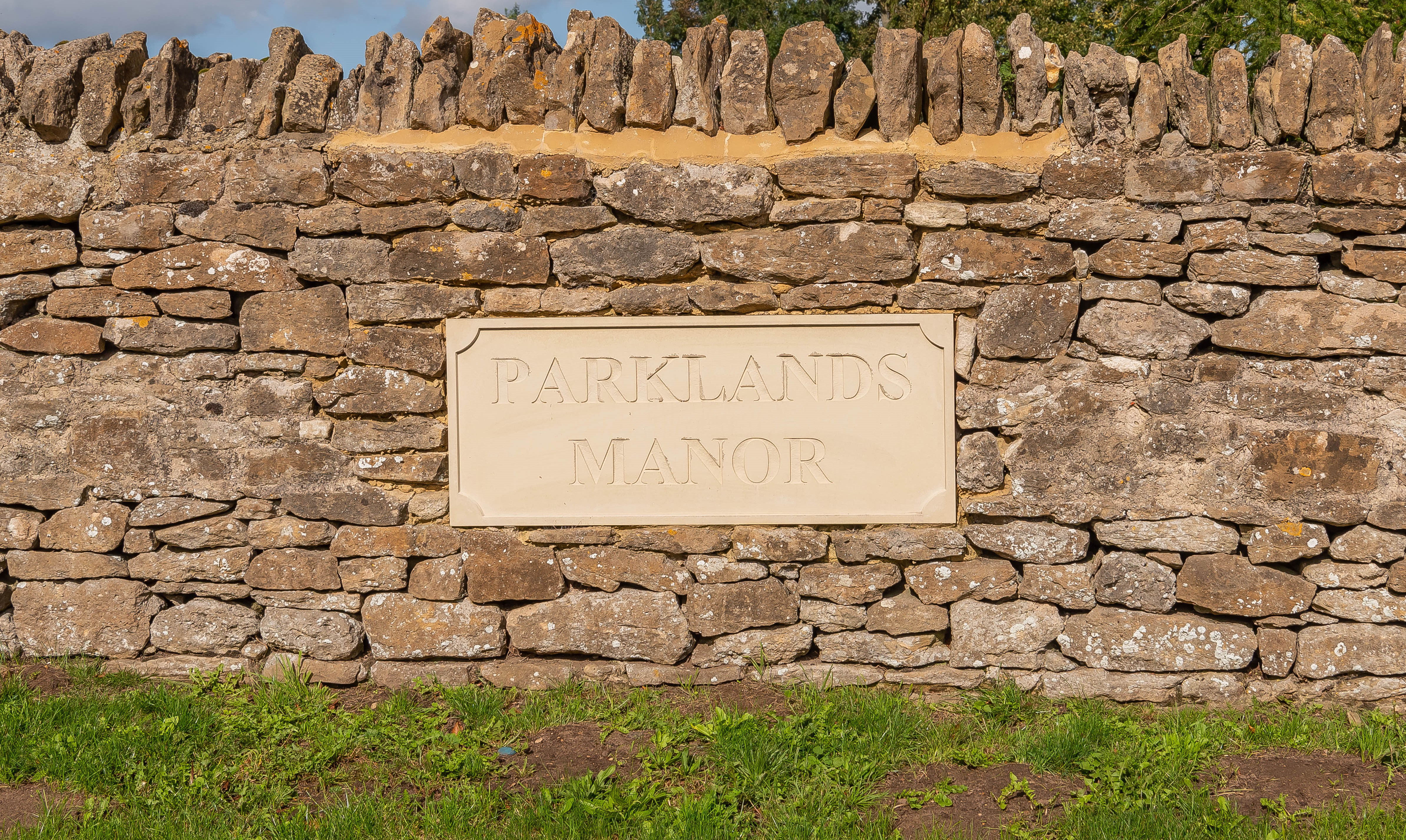 Centralised sign