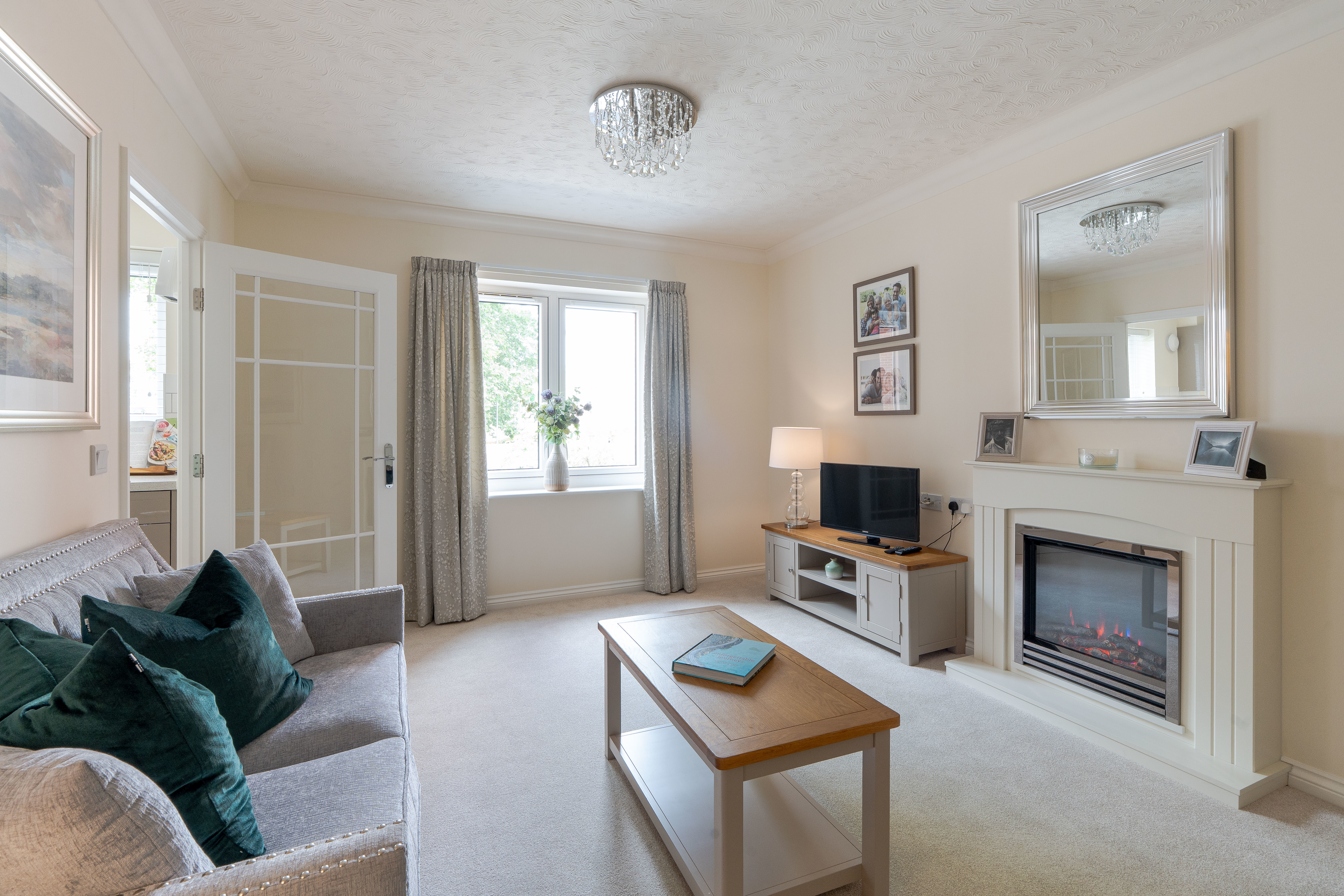 Flat 15, Lewis Carroll Lodge-04456