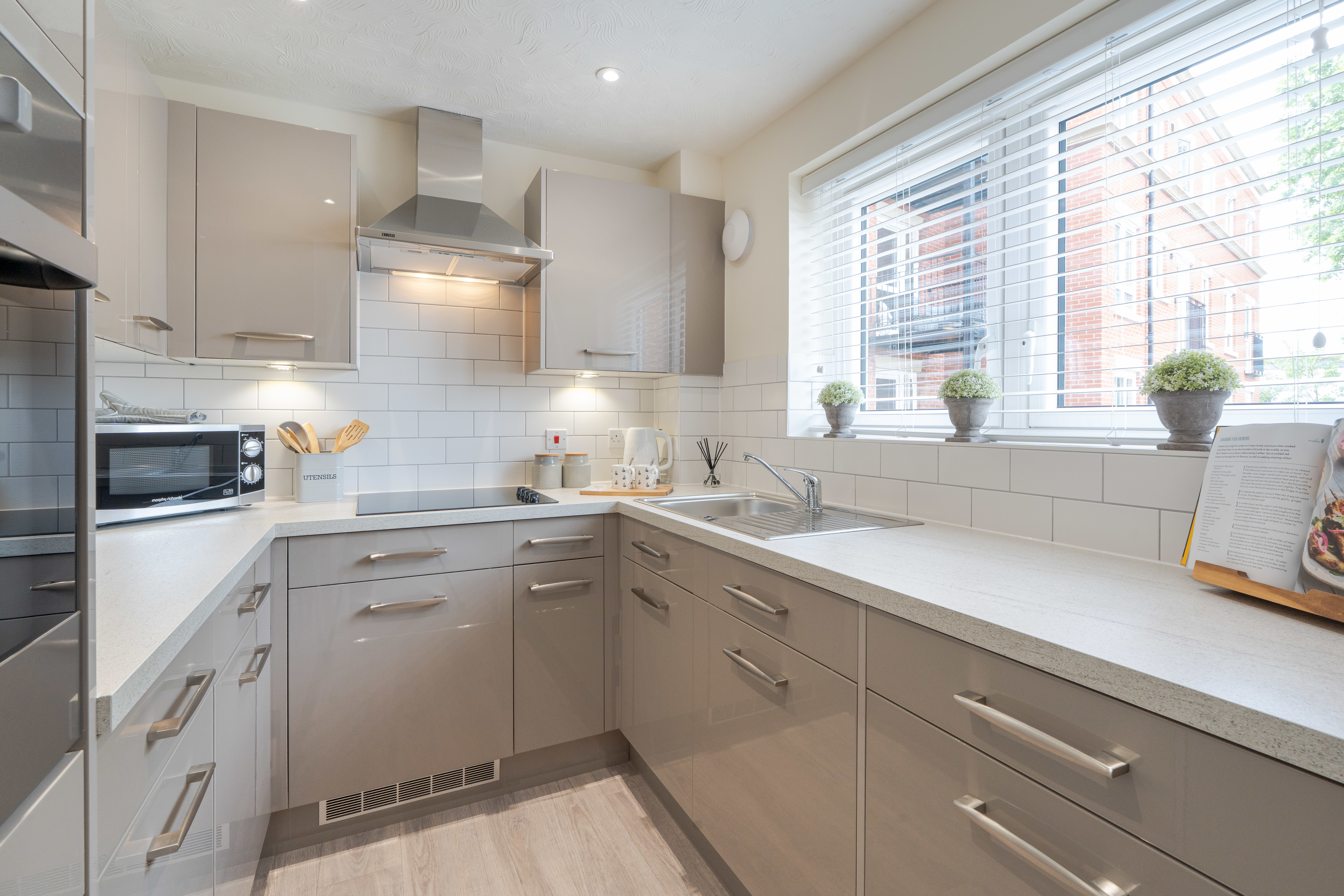 Flat 15, Lewis Carroll Lodge-04491
