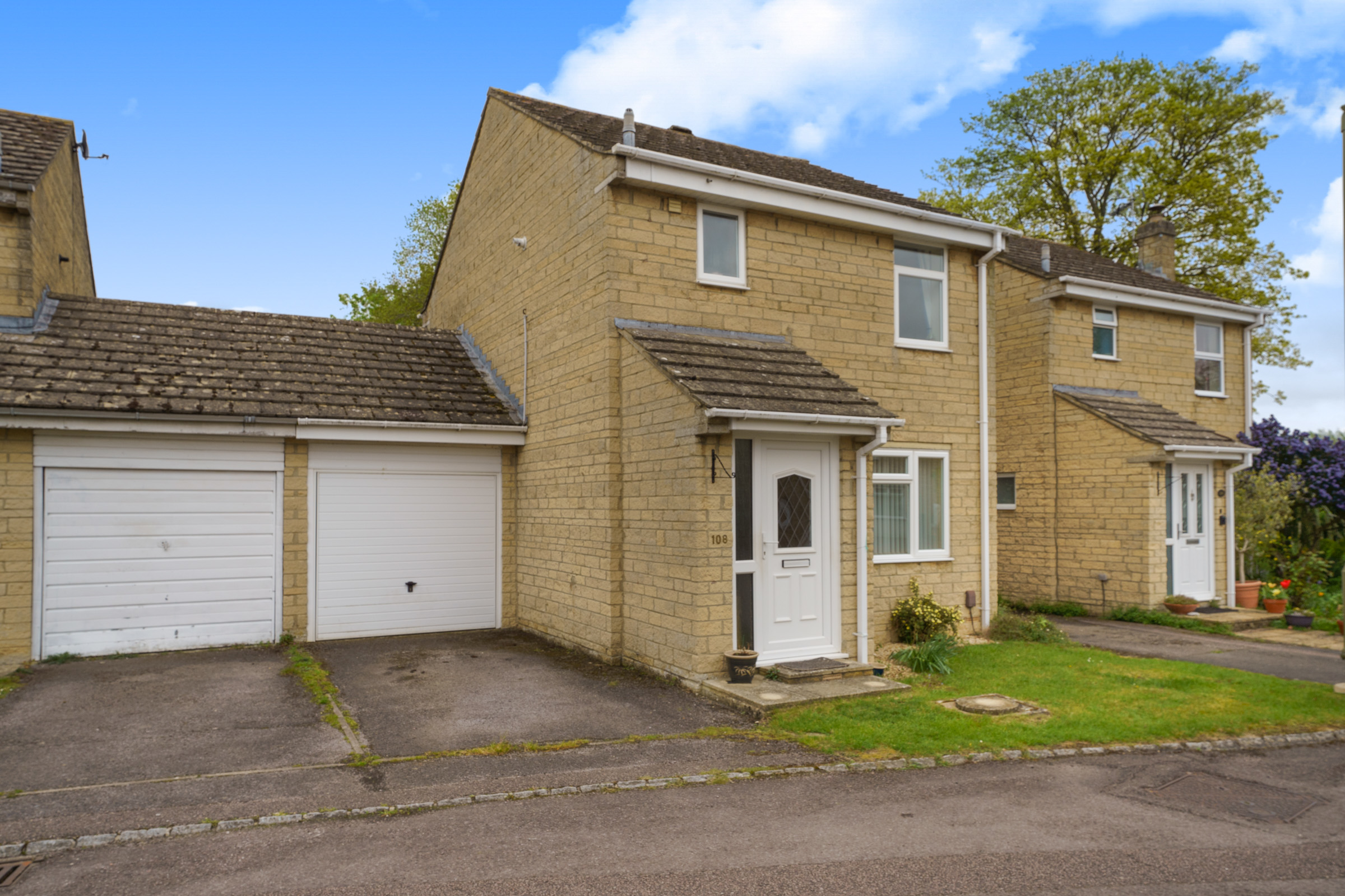 Pensclose, Witney, OX28