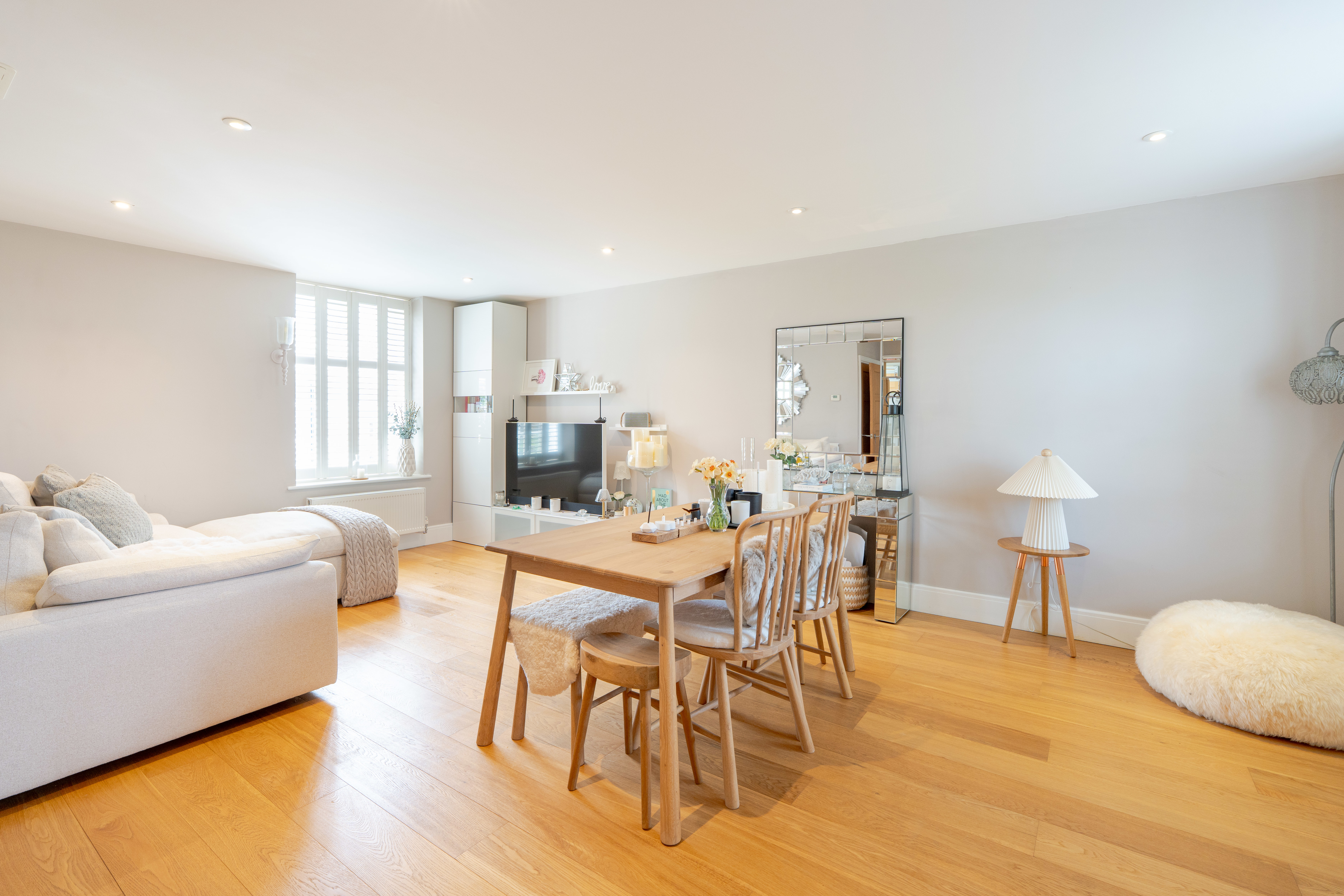 Flat 7, Building 25 Trenchard Lane-09409