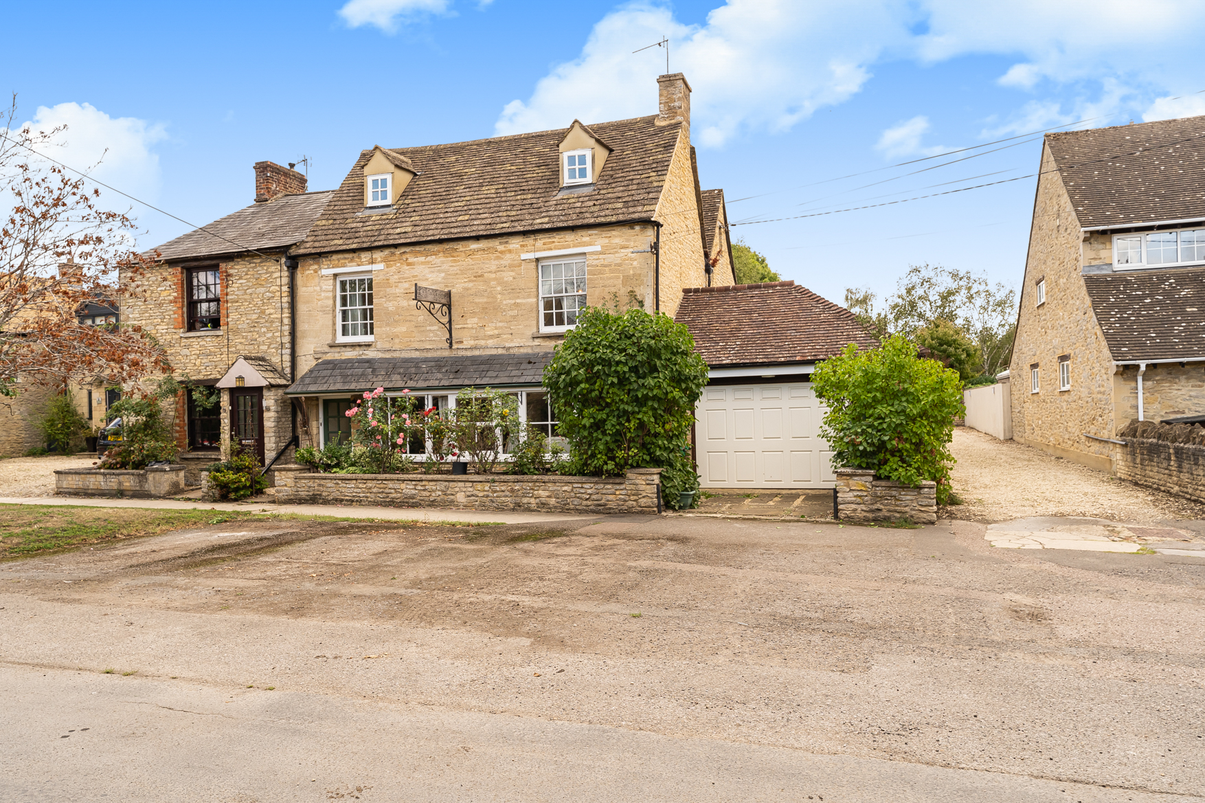 29 High Street, Standlake, OX29