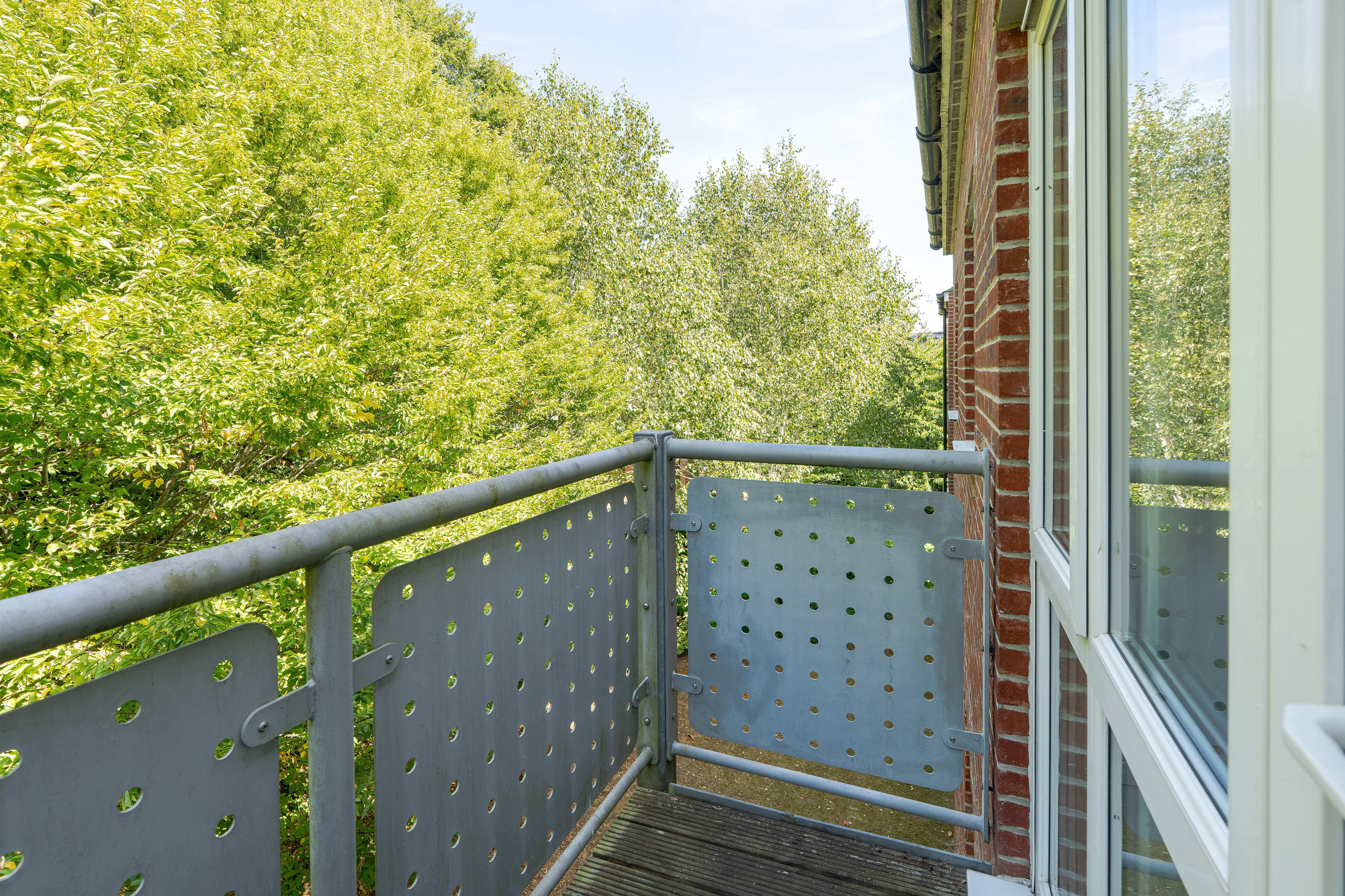 118 Beech Road-04405