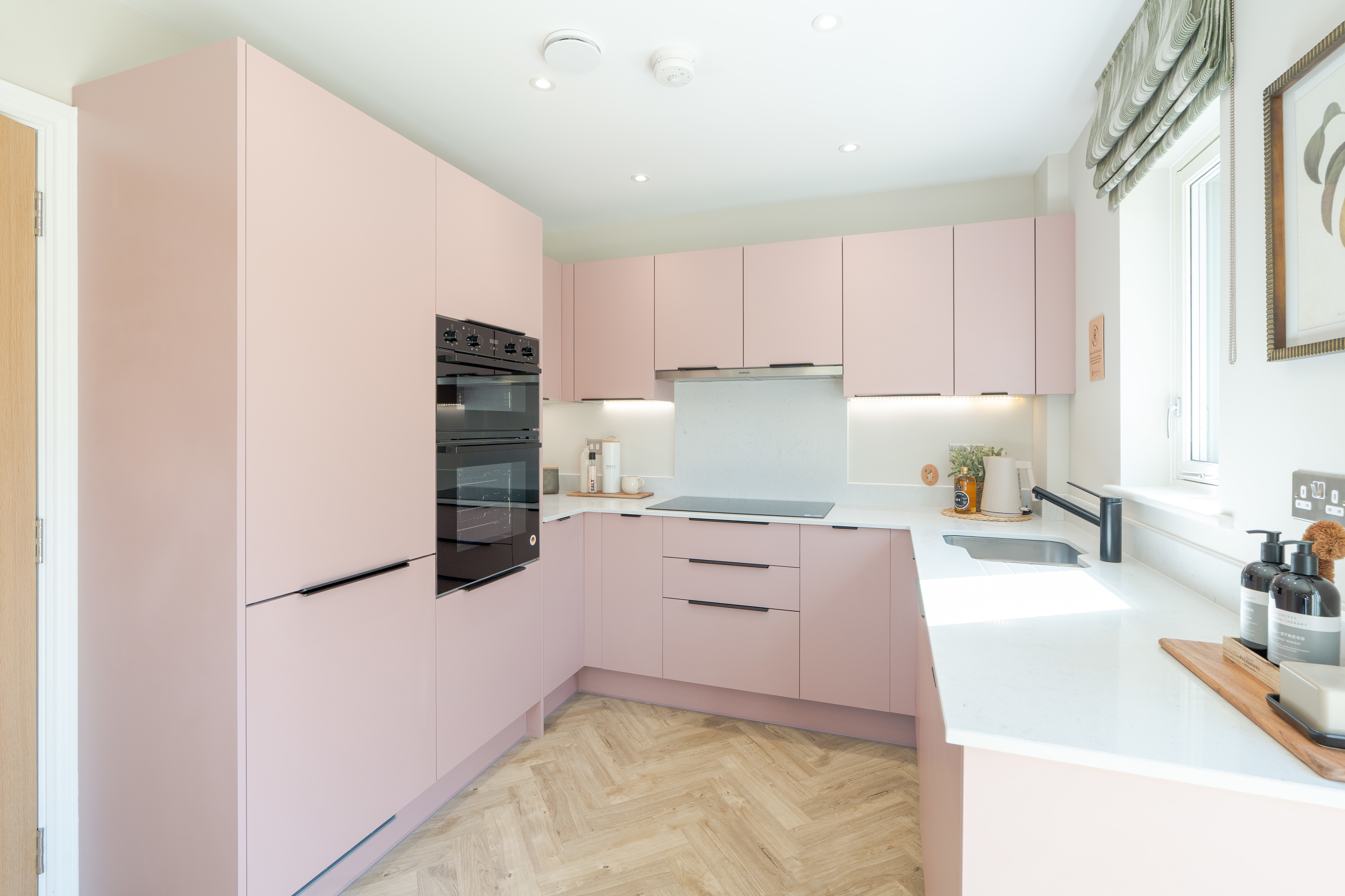 4 Bed Eco Home | Low to no Bills | Near Station | London Commuter