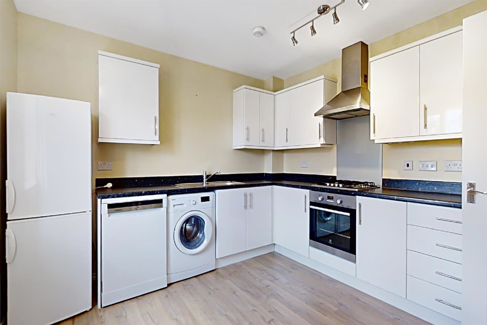 Prince Rupert Drive, Aylesbury, photo 3