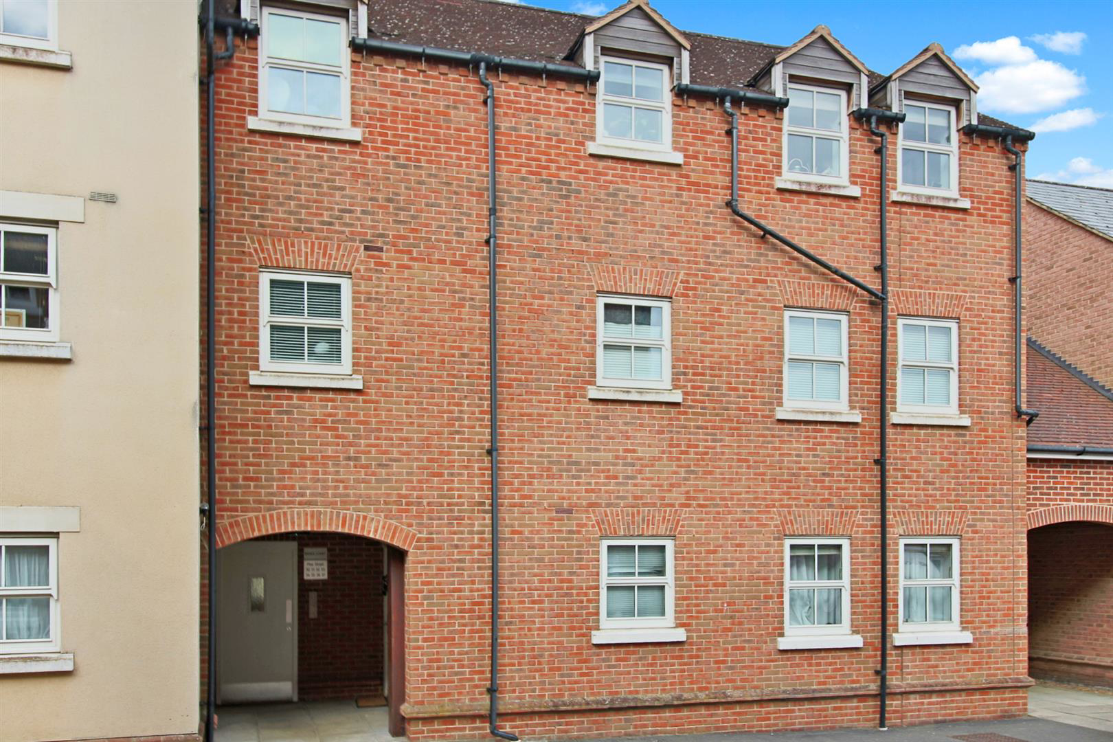 Broka Ct, Pine St, Aylesbury