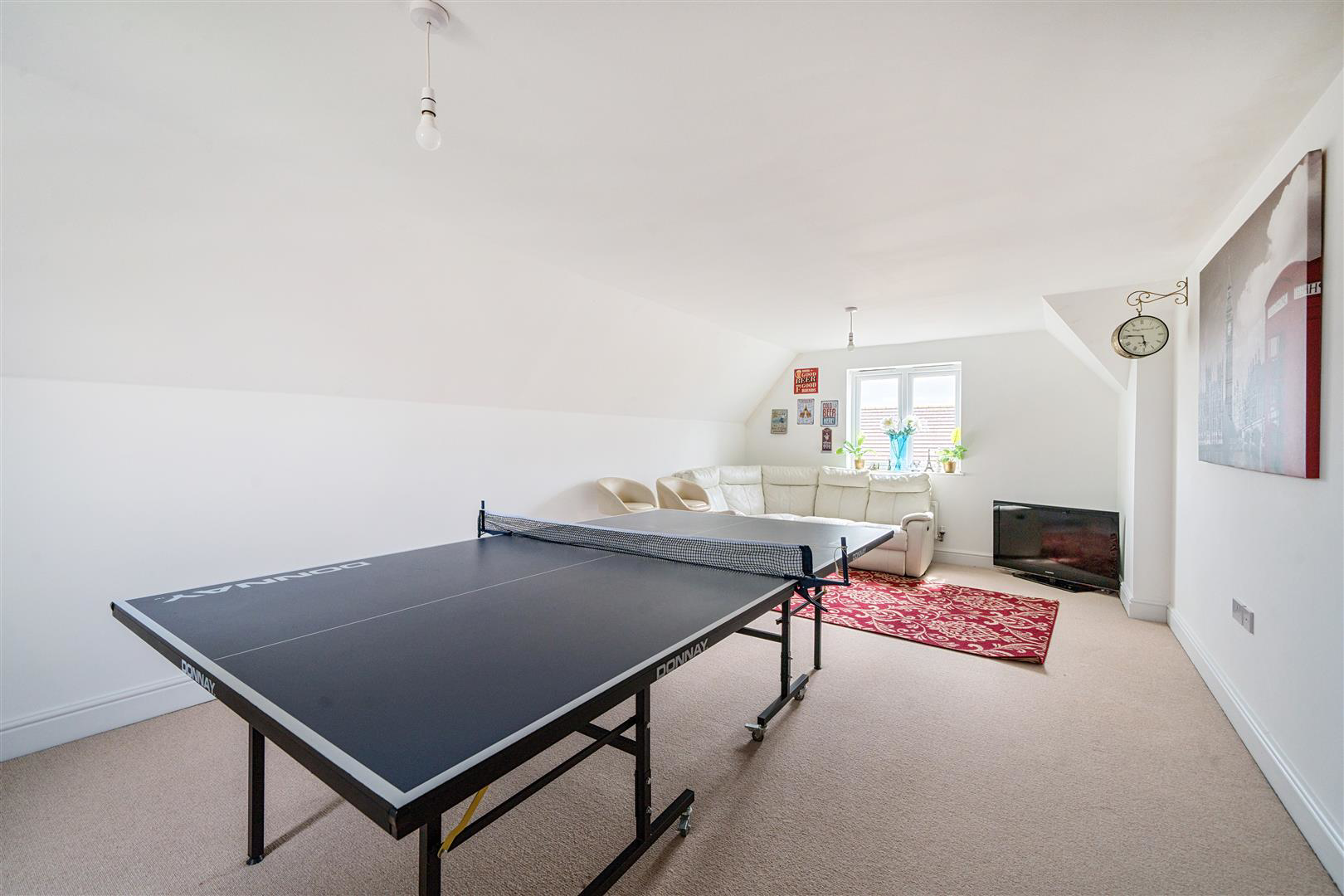 Greensleeves Drive, Aylesbury, photo 12