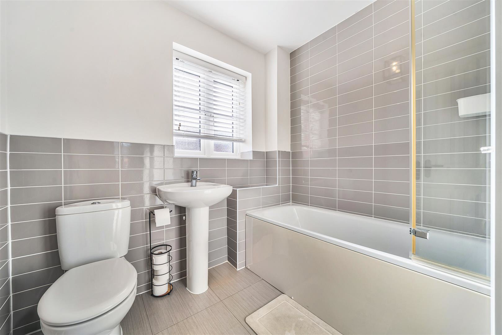 Cardinal Drive, Aylesbury, photo 9
