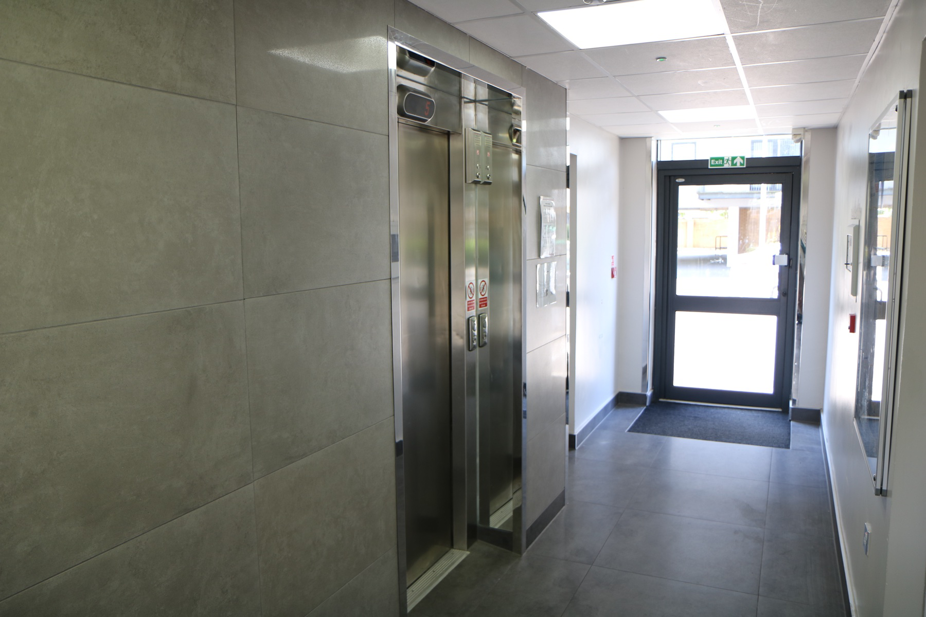 Photo 12