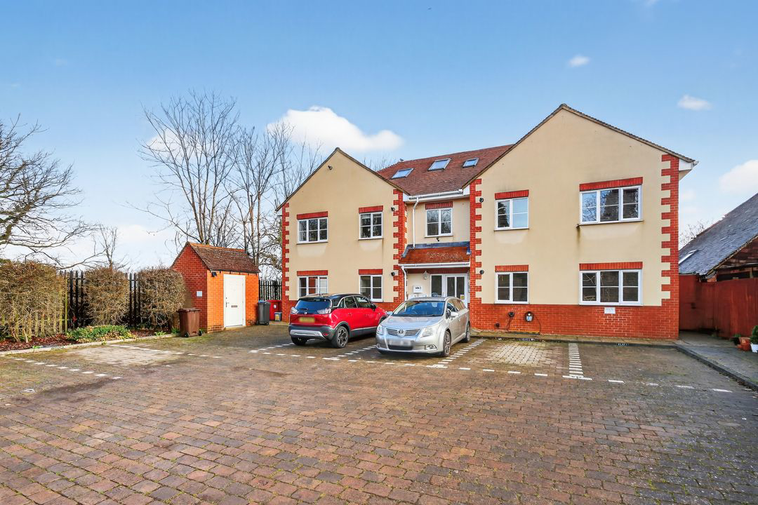 Larges Bridge Drive, Bracknell, RG12