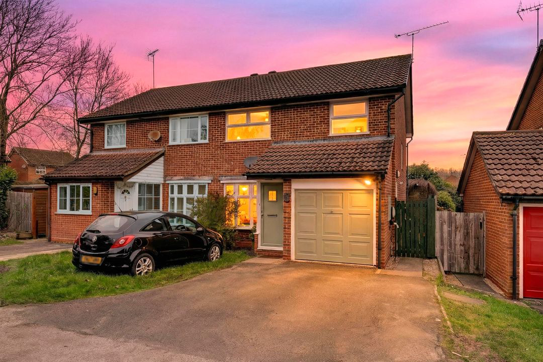 Durham Close, Wokingham, RG41