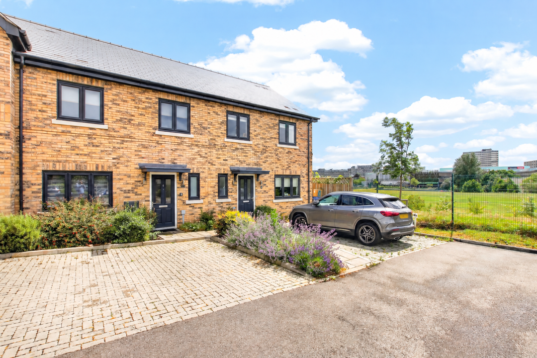 Johnstone Close, Bracknell, Berkshire, RG12