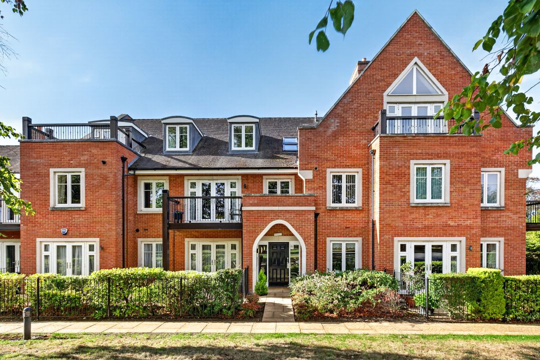 Woolf Drive, Wokingham, RG40, photo 2