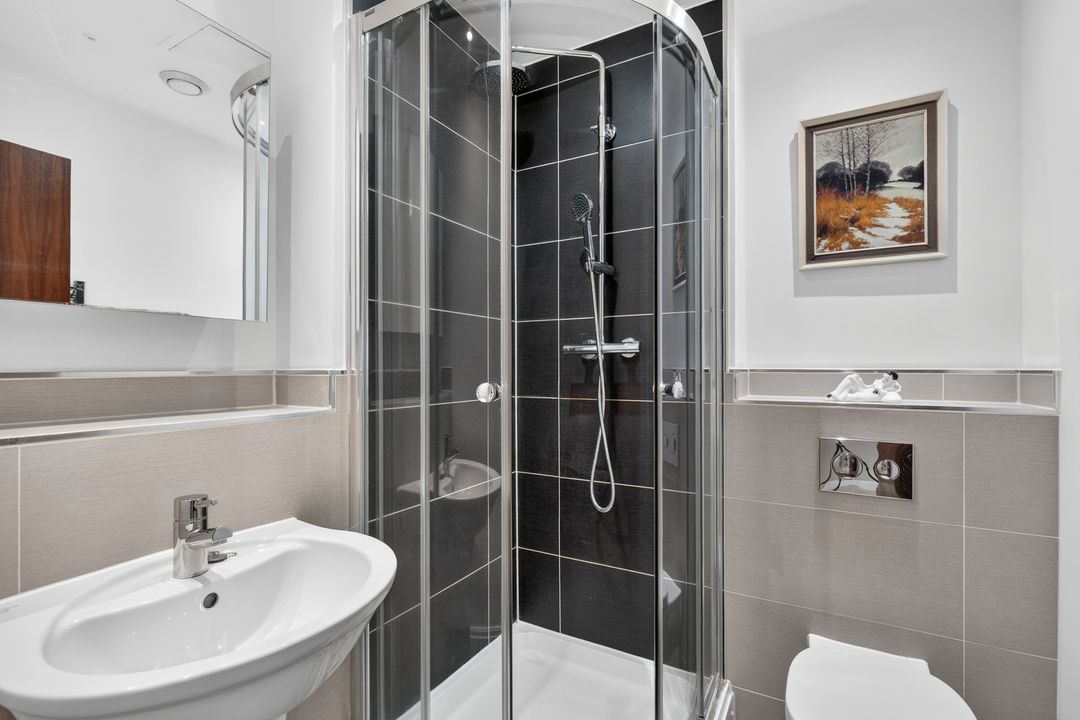 Woolf Drive, Wokingham, RG40, photo 11