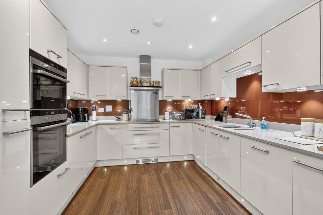 Woolf Drive, Wokingham, RG40, photo 3
